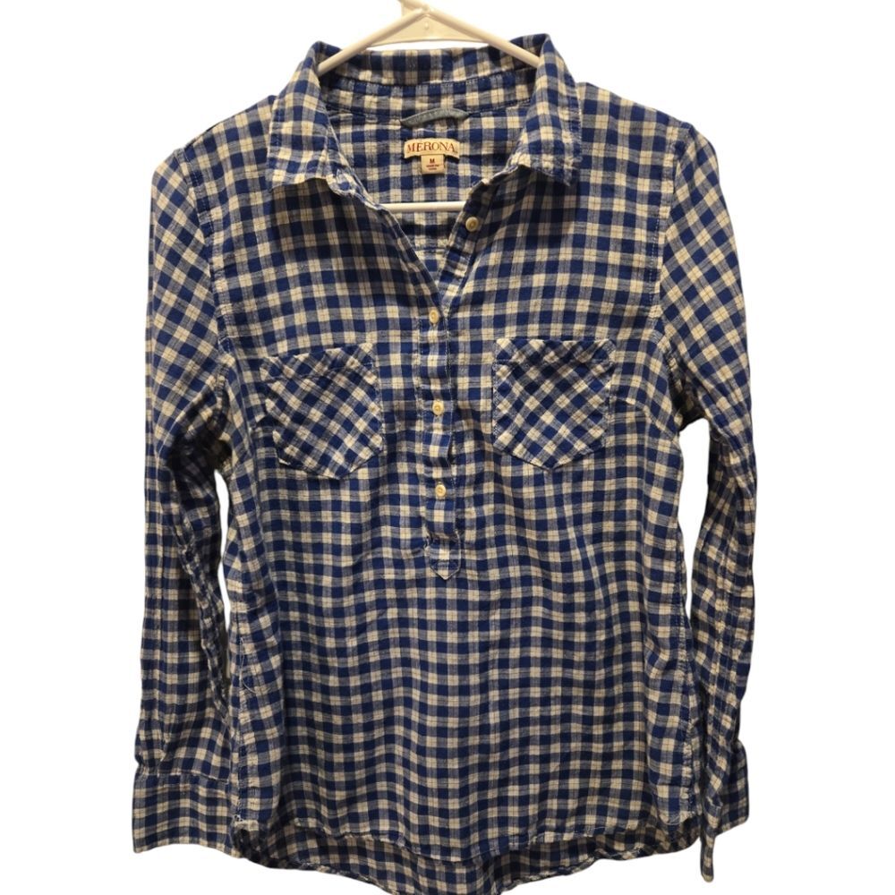 MERONA BUTTON DOWN BLUE AND WHITE CHECKERED BLOUSE SZ M